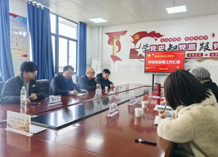 丹外博雅教育集团董事长徐叶华莅临我校视察工作